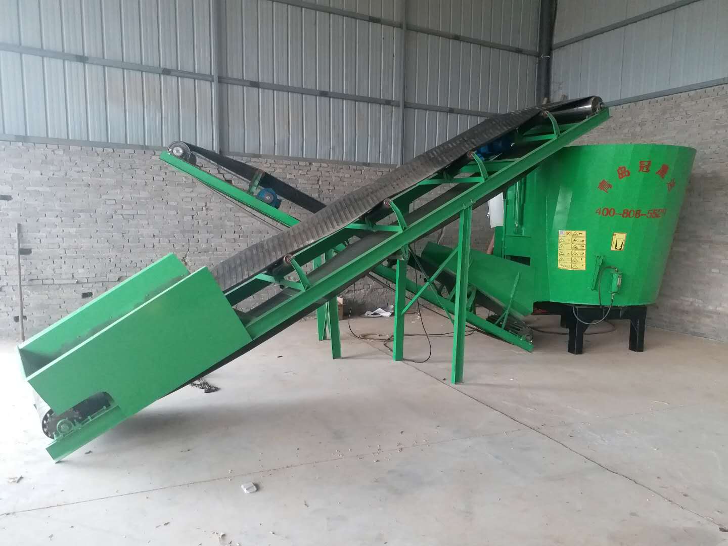 內(nèi)蒙古某公司購買青貯取料機(jī) 內(nèi)蒙古某公司購買青貯取料機(jī)