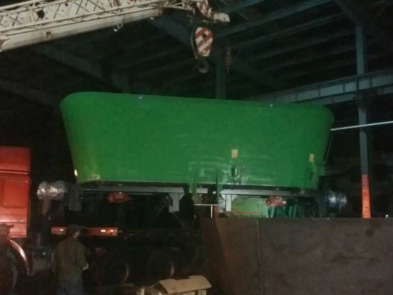 內(nèi)蒙古某公司購買固定式TMR攪拌機(jī) 內(nèi)蒙古某公司購買固定式TMR攪拌機(jī)